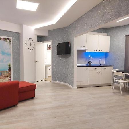 Fantastic 2 Bedrooms, Just 20 Meters From Ocean Playa de las Americas  Zewnętrze zdjęcie