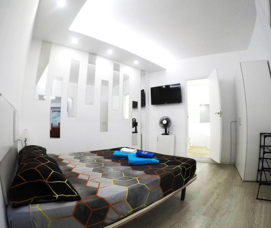 Fantastic 2 Bedrooms, Just 20 Meters From Ocean Playa de las Americas  Zewnętrze zdjęcie